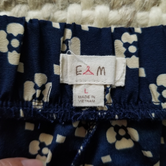 FREE with purchase - Picture 3 of 4